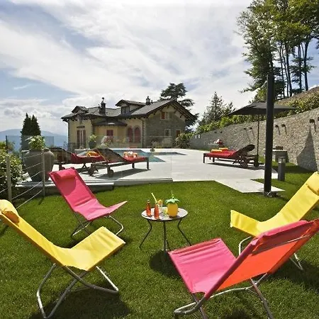Βίλα Sleeps 12 Pool Wifi